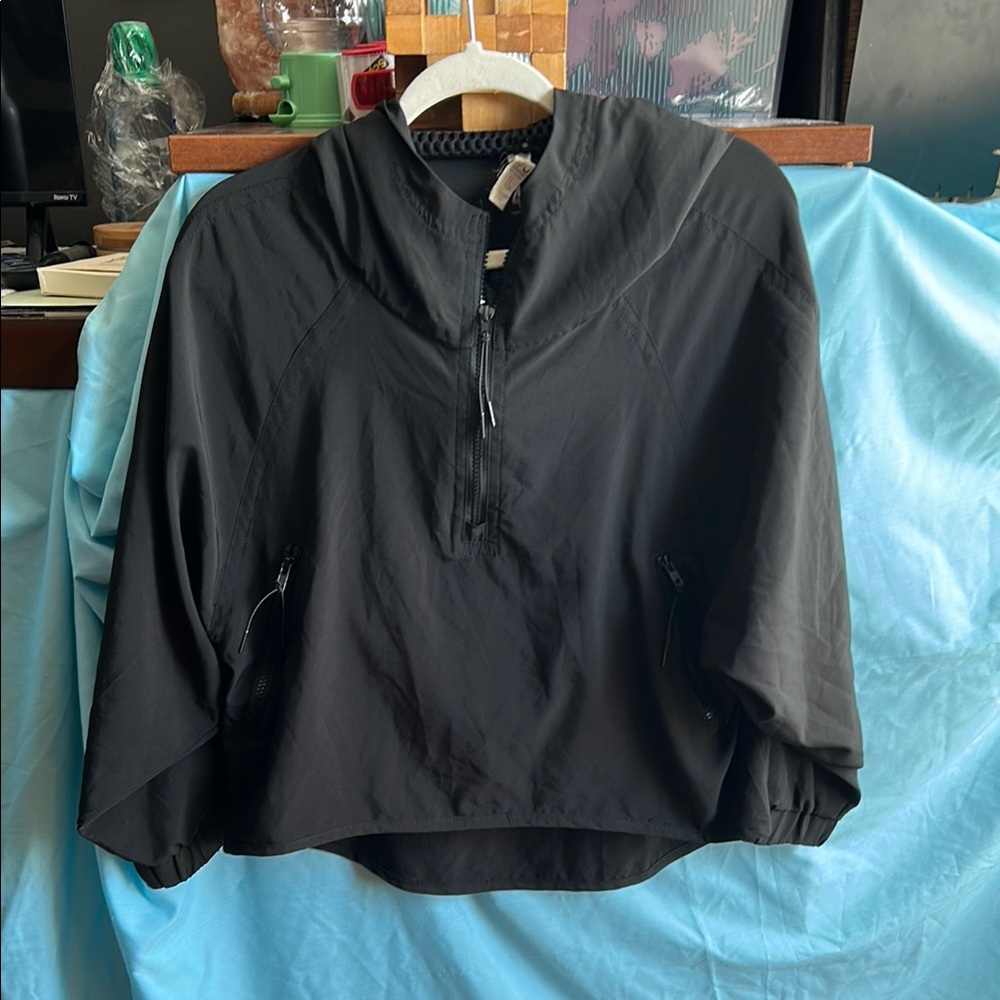 4-U Performance Black Hooded Pullover Jacket size L